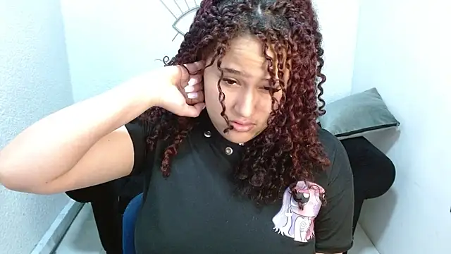 leilanewgirl online show from February 25, 1:11 pm