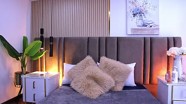 SaraLugo online show from March 24, 7:47 pm