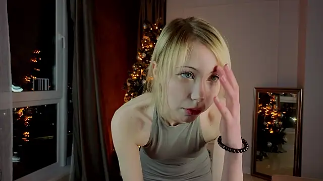 UWU flower online show from February 13, 2:28 pm