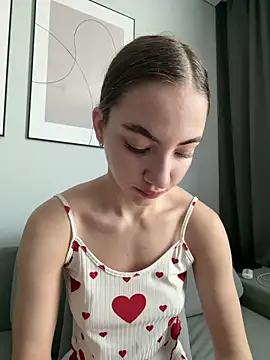  Patricia P online show from April 2, 4:08 am