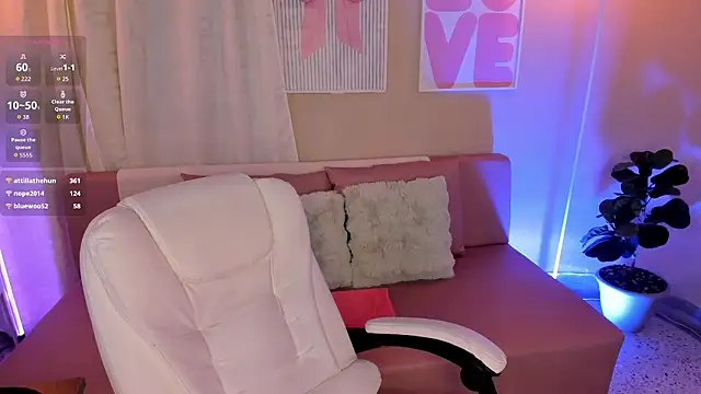 LiliteaseX online show from March 27, 7:48 pm