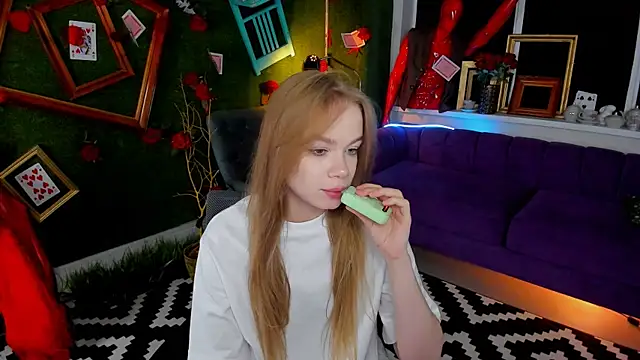 Snapshot of AmyNox chatting on June 24, 9:19 am AmyNox online show from June 24, 9:19 am
