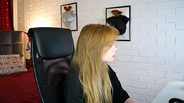 Snapshot of AmyNox chatting on June 18, 1:16 pm AmyNox online show from June 18, 1:16 pm