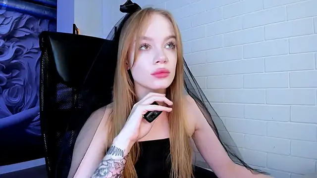Snapshot of AmyNox chatting on June 17, 1:10 pm AmyNox online show from June 17, 1:10 pm