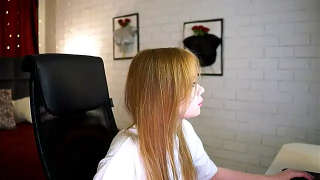 Snapshot of AmyNox chatting on June 30, 9:31 am AmyNox online show from June 30, 9:31 am