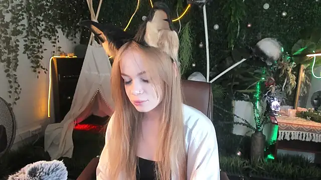 Snapshot of AmyNox chatting on July 8, 9:32 am AmyNox online show from July 8, 9:32 am