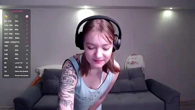 Snapshot of Mirrrra1 chatting on February 28, 9:47 pm Mirrrra1 online show from February 28, 9:47 pm