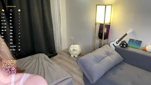 Mirrrra1 online show from April 4, 8:04 pm