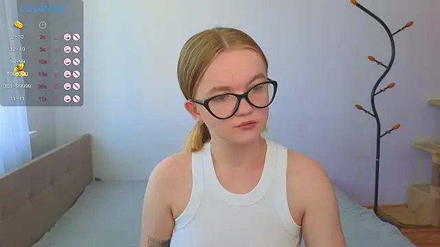 Snapshot of StellaBunny chatting on July 1, 4:35 am StellaBunny online show from July 1, 4:35 am