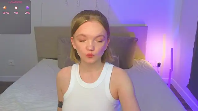 StellaBunny online show from April 5, 11:06 am