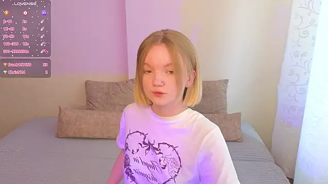 StellaBunny online show from March 11, 11:15 am