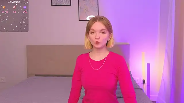 Snapshot of StellaBunny chatting on February 13, 5:29 am StellaBunny online show from February 13, 5:29 am