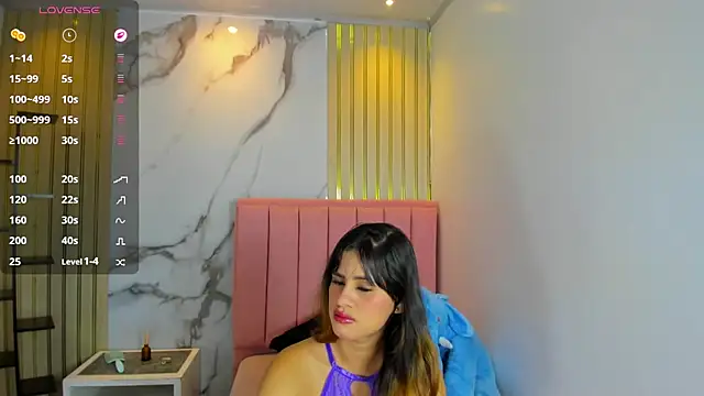 Snapshot of KAROLAGREY chatting on July 8, 12:50 pm KAROLAGREY online show from July 8, 12:50 pm
