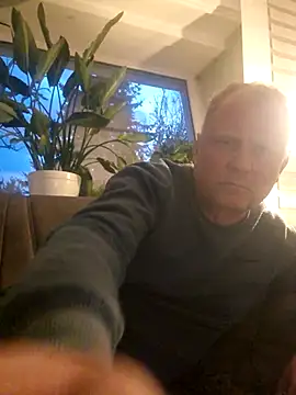 Demik71 online show from April 5, 6:14 pm