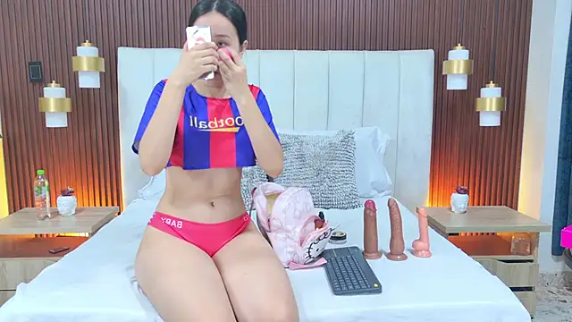 Brisa Silva online show from April 10, 11:39 am