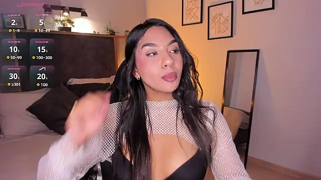 Snapshot of Lola_12_ chatting on June 11, 4:04 pm Lola 12 online show from June 11, 4:04 pm