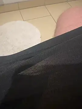 Snapshot of geilboy12 chatting on February 11, 7:03 pm geilboy12 online show from February 11, 7:03 pm