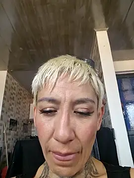 Snapshot of Everlyn_sexx chatting on July 22, 7:16 pm Everlyn sexx online show from July 22, 7:16 pm