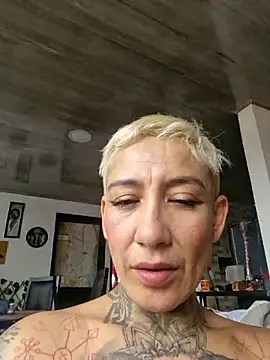 Everlyn sexx online show from May 28, 4:02 pm