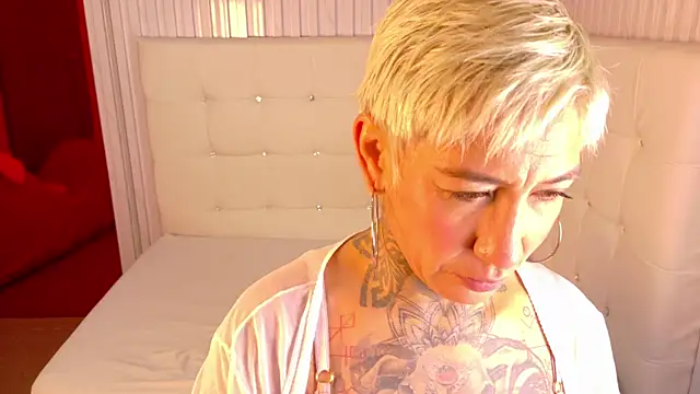 Everlyn sexx online show from March 31, 1:35 pm