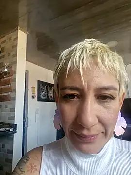 Snapshot of Everlyn_sexx chatting on July 23, 8:05 pm Everlyn sexx online show from July 23, 8:05 pm