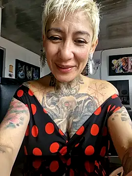 Snapshot of Everlyn_sexx chatting on July 19, 5:32 pm Everlyn sexx online show from July 19, 5:32 pm