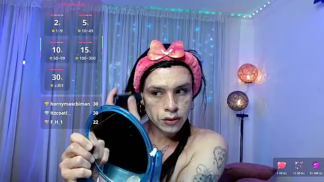 Snapshot of DanniHotBoy02 chatting on April 30, 7:10 pm DanniHotBoy02 online show from April 30, 7:10 pm