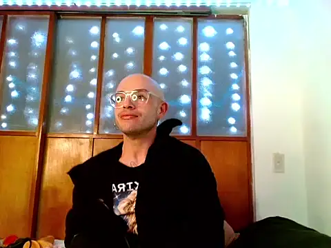 Snapshot of DanniHotBoy02 chatting on February 11, 3:06 am DanniHotBoy02 online show from February 11, 3:06 am