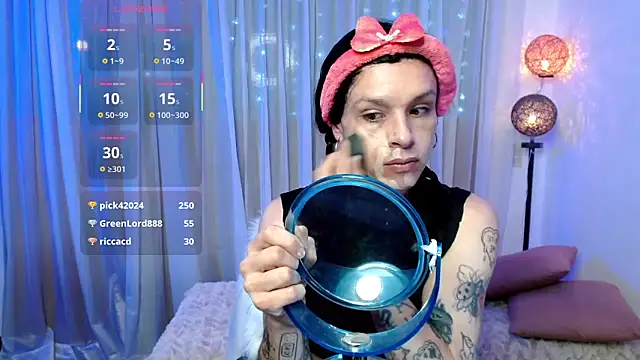 Snapshot of DanniHotBoy02 chatting on April 23, 11:06 pm DanniHotBoy02 online show from April 23, 11:06 pm