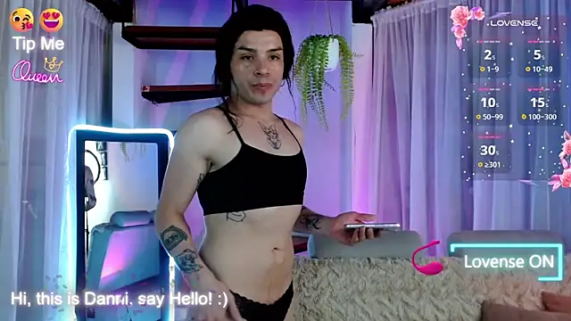 Snapshot of DanniHotBoy02 chatting on June 3, 5:06 pm DanniHotBoy02 online show from June 3, 5:06 pm