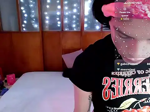 Snapshot of DanniHotBoy02 chatting on February 24, 4:19 pm DanniHotBoy02 online show from February 24, 4:19 pm