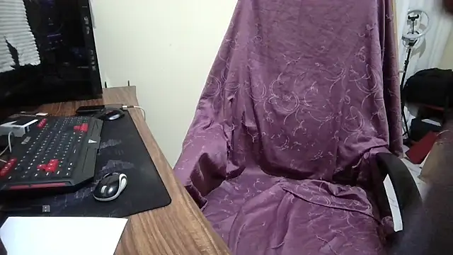 Snapshot of shineboy28 chatting on February 15, 7:02 pm shineboy28 online show from February 15, 7:02 pm