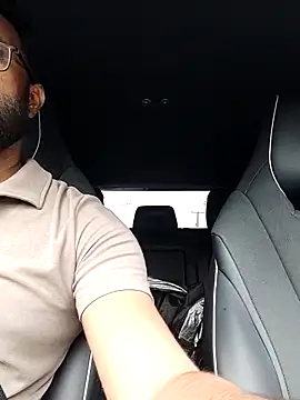 Snapshot of shineboy28 chatting on February 15, 2:34 am shineboy28 online show from February 15, 2:34 am