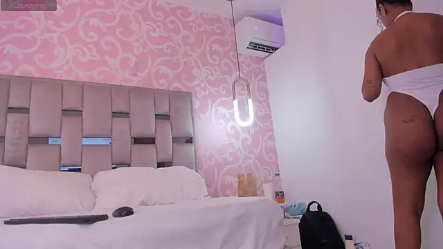 SamanthaGrace1 online show from February 13, 5:29 am