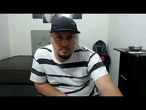 thomax10 online show from February 11, 7:36 pm