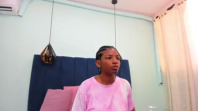Snapshot of Sexy_ebony_1 chatting on June 16, 11:43 am Sexy ebony 1 online show from June 16, 11:43 am