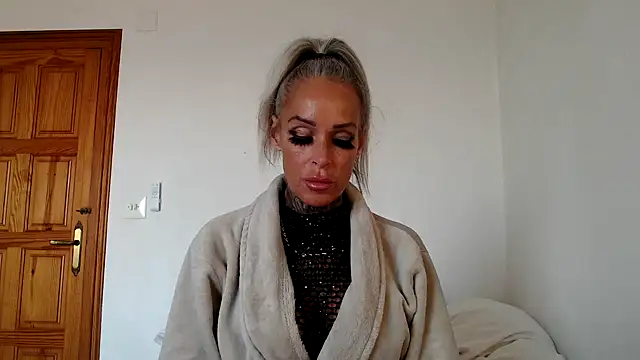 Sophie-Logan-Ink online show from March 12, 5:17 pm