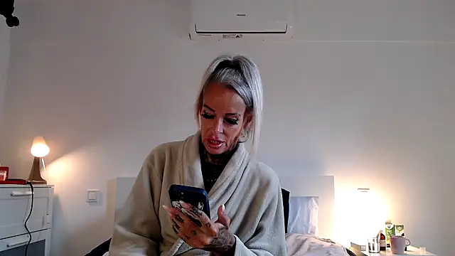 Sophie-Logan-Ink online show from April 12, 3:15 pm