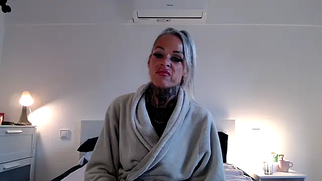 Sophie-Logan-Ink online show from April 13, 4:44 pm