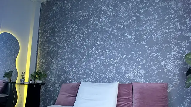 emma  summers online show from March 7, 7:41 pm