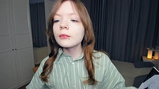 LavenderMitten online show from February 27, 5:07 am