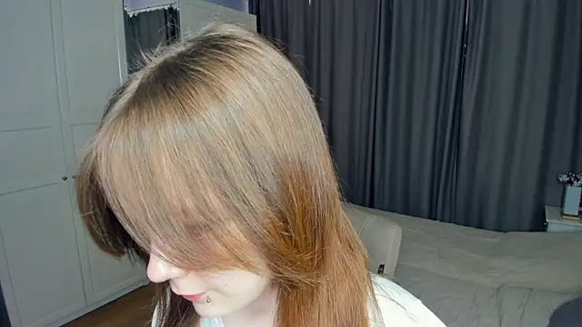 LavenderMitten online show from March 27, 7:28 am