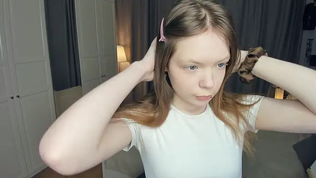 LavenderMitten online show from March 21, 7:20 am