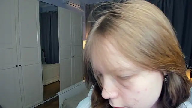 LavenderMitten online show from March 5, 5:26 am