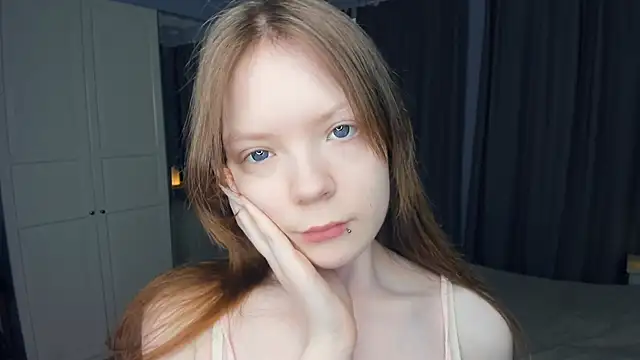 LavenderMitten online show from April 5, 5:47 am