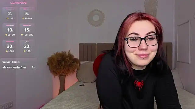 Snapshot of Kittycat_meooow chatting on February 17, 10:40 pm Kittycat meooow online show from February 17, 10:40 pm