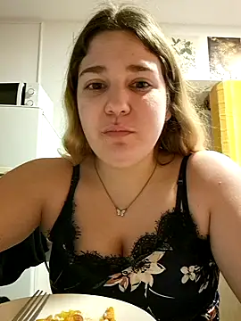 Snapshot of Dulcexpecado chatting on March 1, 11:27 pm Dulcexpecado online show from March 1, 11:27 pm