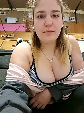 Dulcexpecado online show from April 19, 5:25 pm