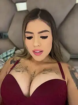 Snapshot of GabrielaS_ chatting on April 7, 8:10 pm GabrielaS online show from April 7, 8:10 pm