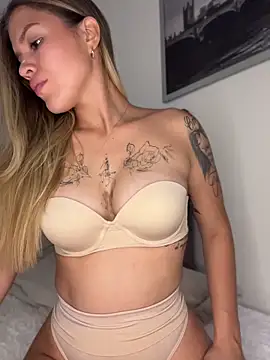 GabrielaS  online show from April 14, 10:04 pm